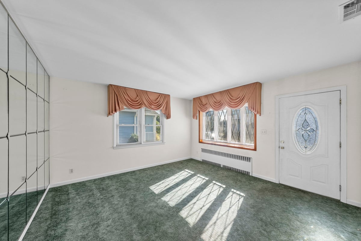 176 Grenville Street Woodbridge NJ 07095