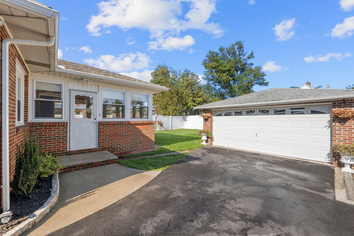 176 Grenville Street Woodbridge NJ 07095