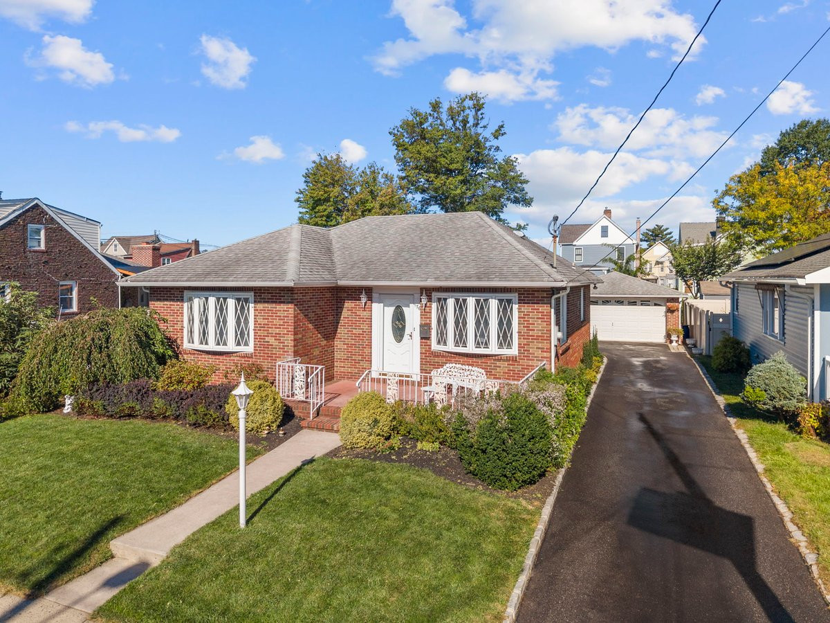 176 Grenville Street Woodbridge NJ 07095