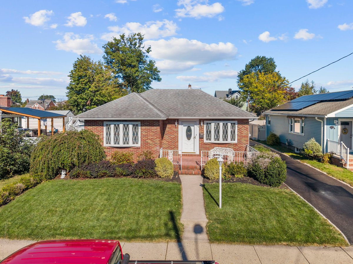 176 Grenville Street Woodbridge NJ 07095