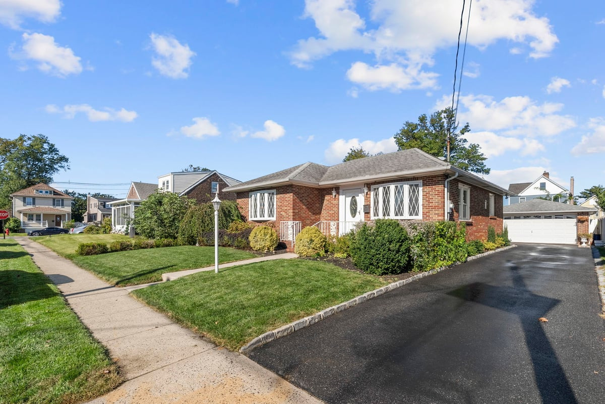 176 Grenville Street Woodbridge NJ 07095