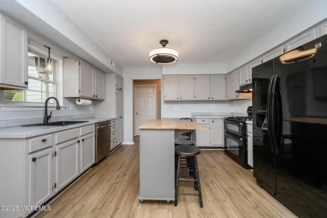3 Teri Court Jackson NJ 08527