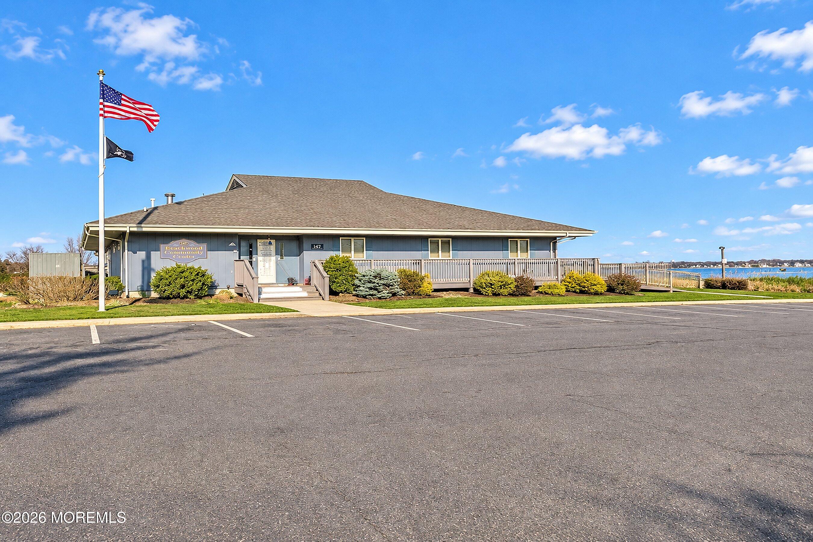726 Forepeak Avenue Beachwood NJ 08722