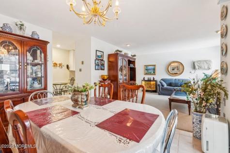 162 Cross Slope Court Manalapan NJ 07726