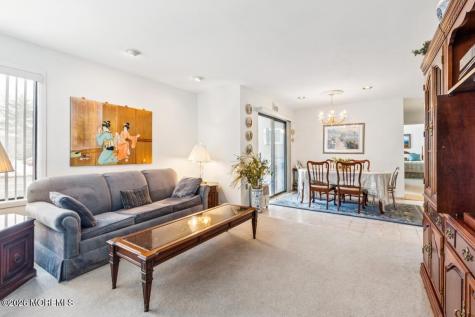 162 Cross Slope Court Manalapan NJ 07726