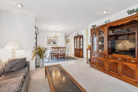 162 Cross Slope Court Manalapan NJ 07726