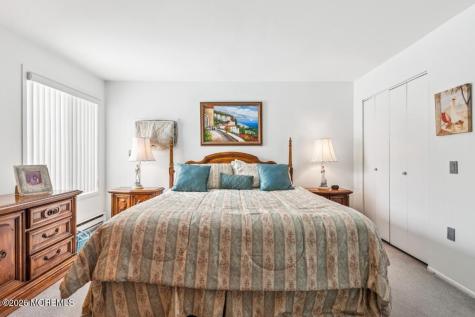 162 Cross Slope Court Manalapan NJ 07726