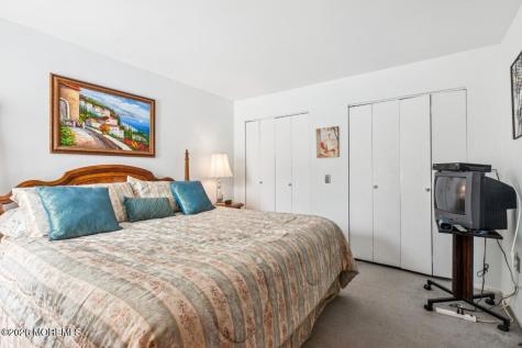 162 Cross Slope Court Manalapan NJ 07726