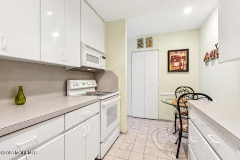 162 Cross Slope Court Manalapan NJ 07726