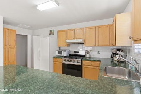 14 Woodstock Drive Toms River NJ 08757