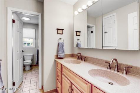 31 Cameron Court Freehold NJ 07728