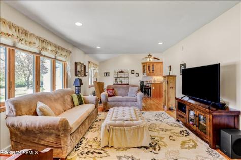 31 Cameron Court Freehold NJ 07728