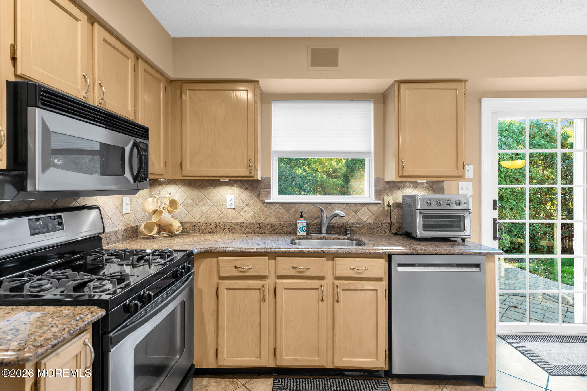 38 Hyer Court Aberdeen NJ 07747