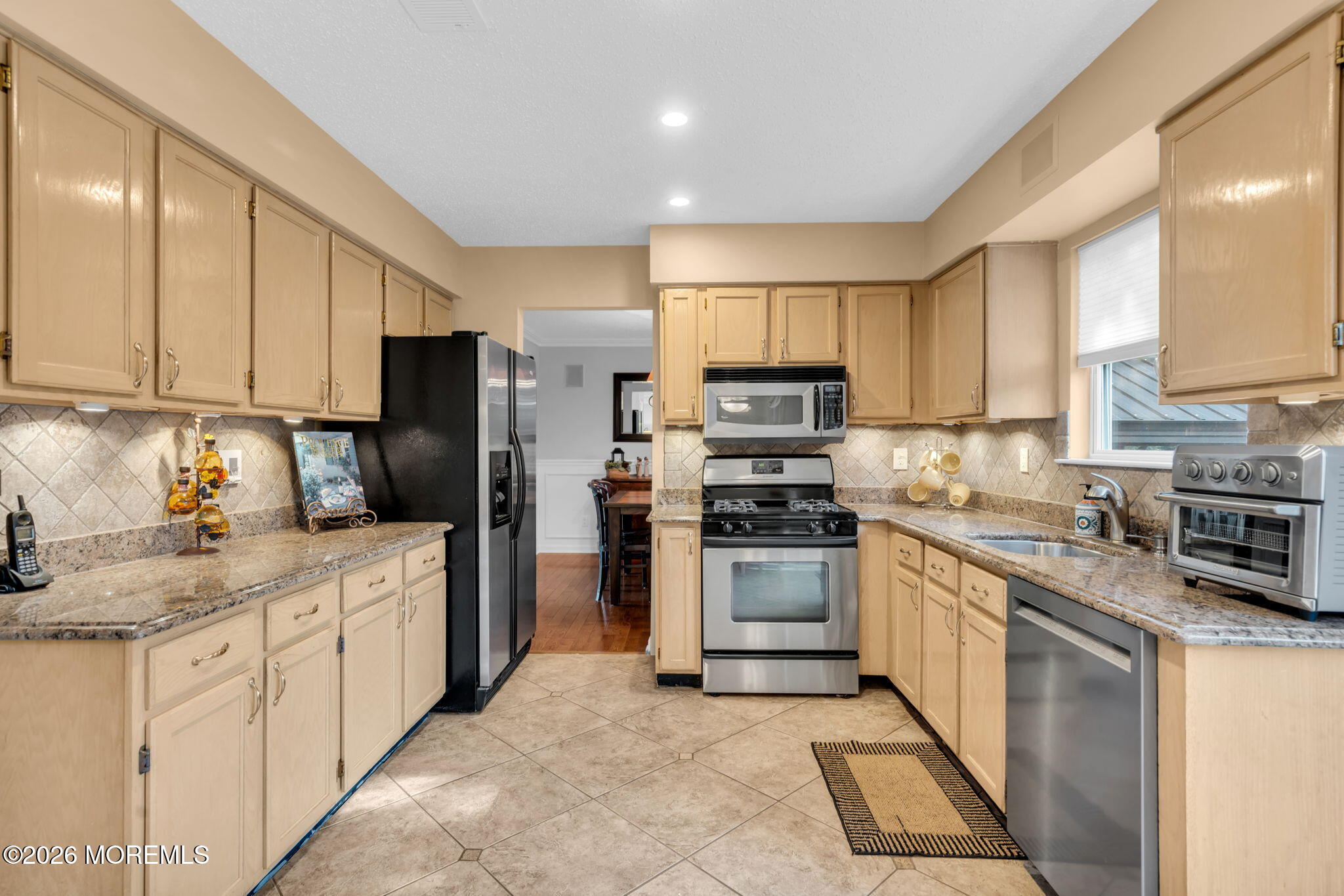 38 Hyer Court Aberdeen NJ 07747
