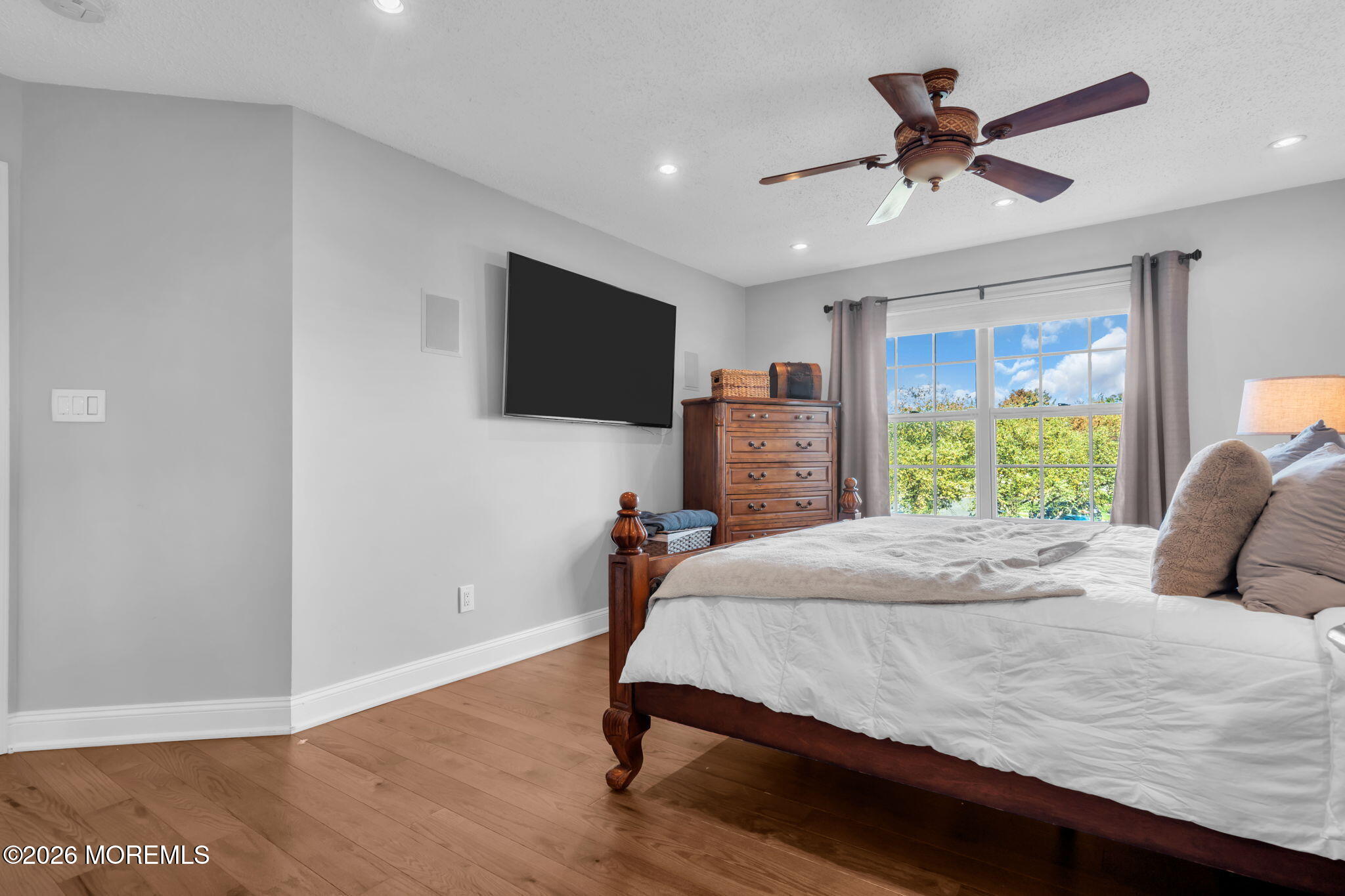 38 Hyer Court Aberdeen NJ 07747