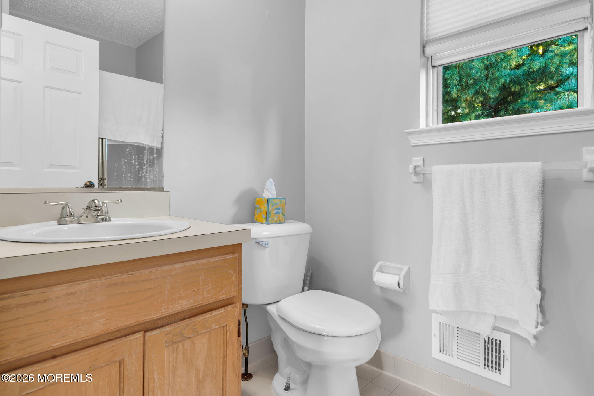 38 Hyer Court Aberdeen NJ 07747
