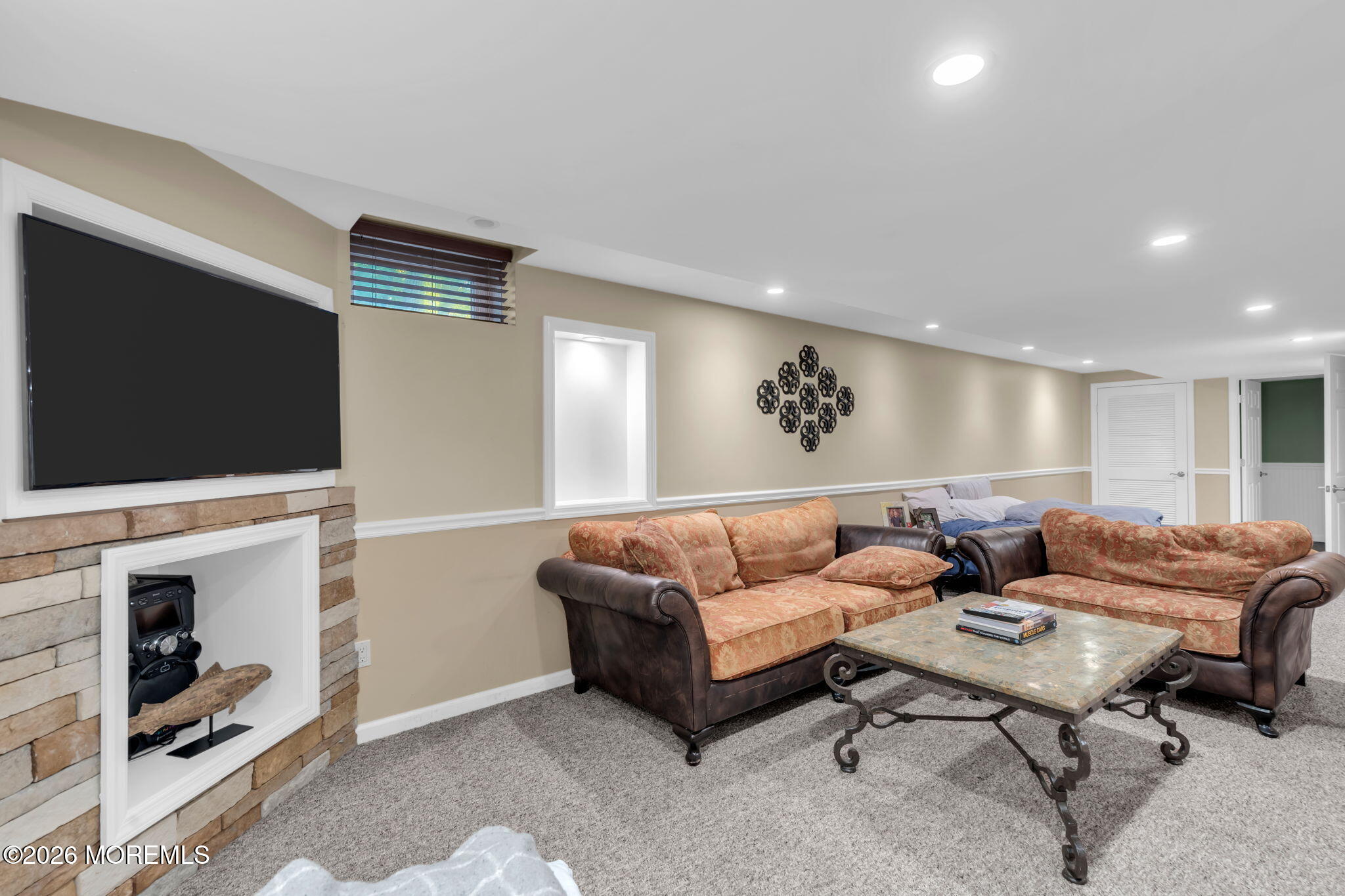38 Hyer Court Aberdeen NJ 07747
