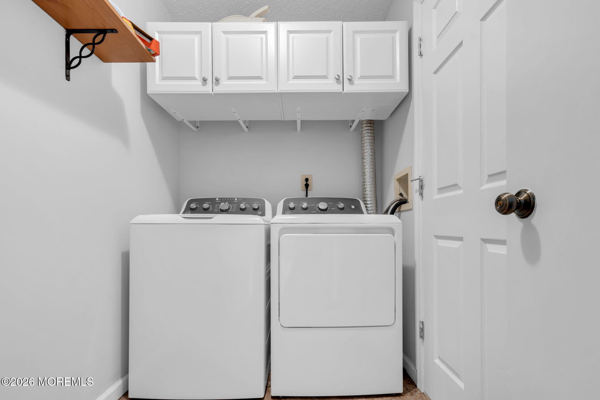38 Hyer Court Aberdeen NJ 07747