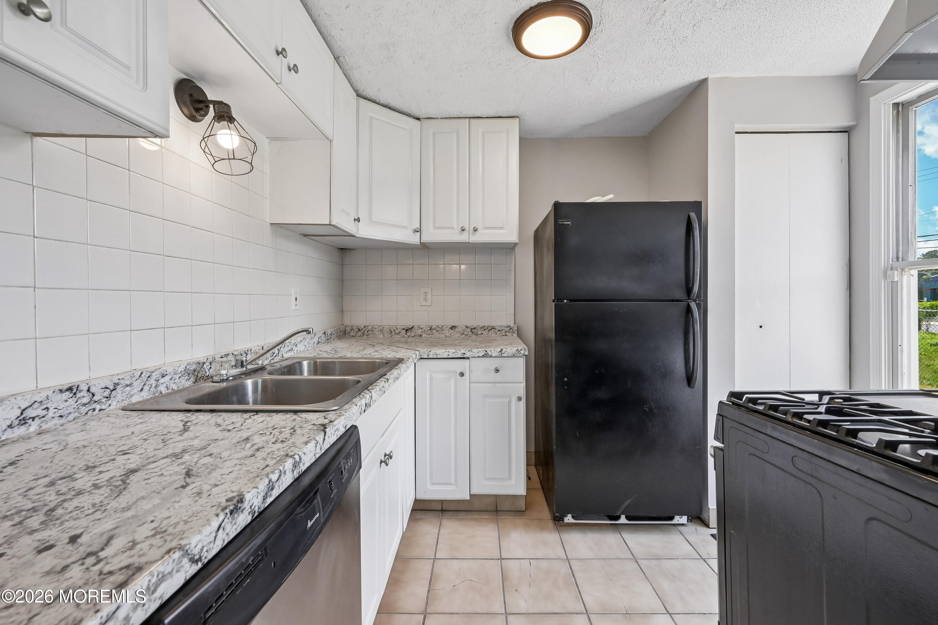 23 Theresa Court Galloway NJ 08205