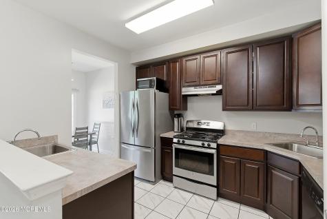 187 Coles Way Lakewood NJ 08701