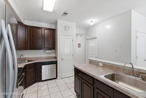 187 Coles Way Lakewood NJ 08701