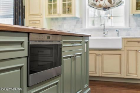 27 Fox Hill Road Middletown NJ 07748