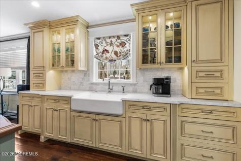 27 Fox Hill Road Middletown NJ 07748