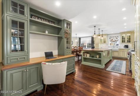 27 Fox Hill Road Middletown NJ 07748