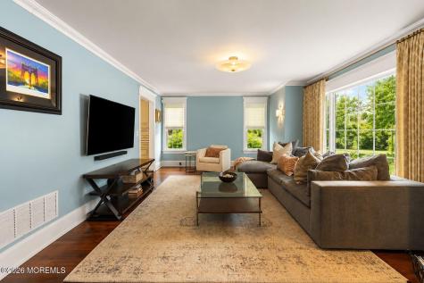 27 Fox Hill Road Middletown NJ 07748