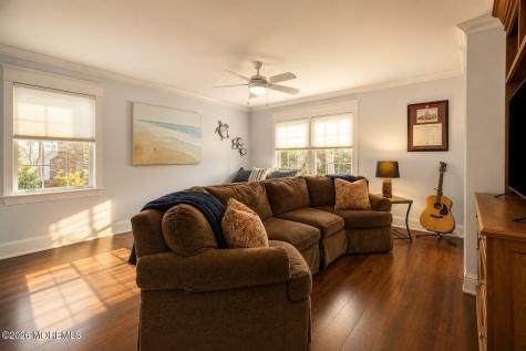 27 Fox Hill Road Middletown NJ 07748