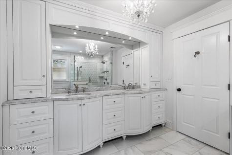 27 Fox Hill Road Middletown NJ 07748