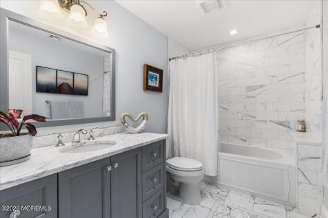 27 Fox Hill Road Middletown NJ 07748