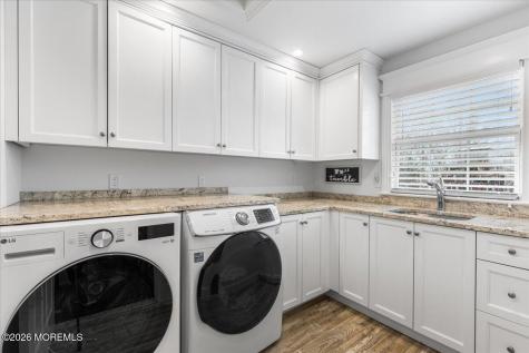 27 Fox Hill Road Middletown NJ 07748