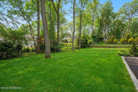 27 Fox Hill Road Middletown NJ 07748