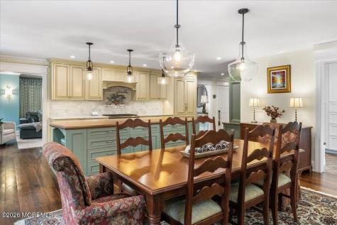 27 Fox Hill Road Middletown NJ 07748