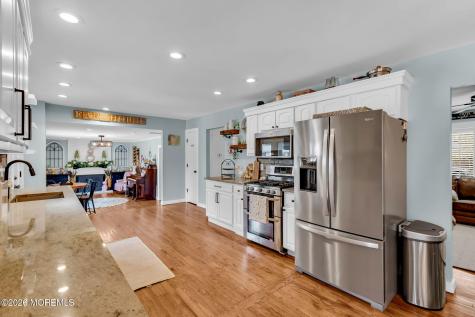 4 Oak Leaf Lane Toms River NJ 08755