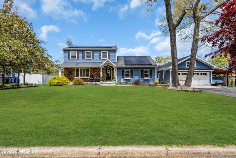4 Oak Leaf Lane Toms River NJ 08755