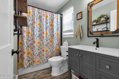 4 Oak Leaf Lane Toms River NJ 08755
