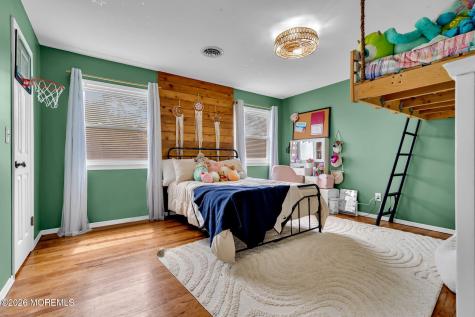 4 Oak Leaf Lane Toms River NJ 08755