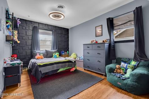 4 Oak Leaf Lane Toms River NJ 08755