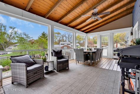 4 Oak Leaf Lane Toms River NJ 08755