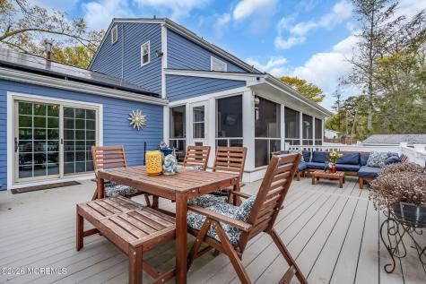 4 Oak Leaf Lane Toms River NJ 08755