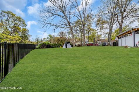 4 Oak Leaf Lane Toms River NJ 08755