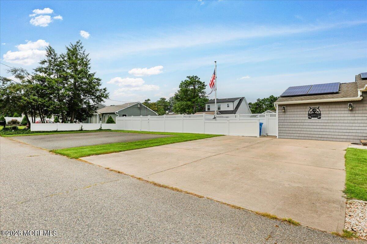 1633 2nd Avenue Toms River NJ 08757