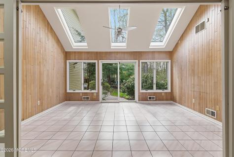 8 Roebling Court Leonardo NJ 07737