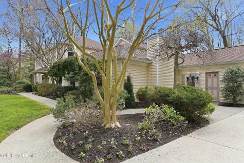 8 Roebling Court Leonardo NJ 07737