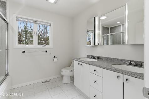 8 Roebling Court Leonardo NJ 07737