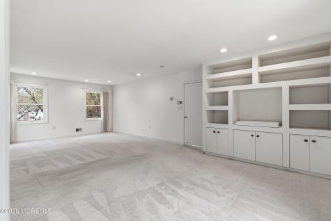 8 Roebling Court Leonardo NJ 07737