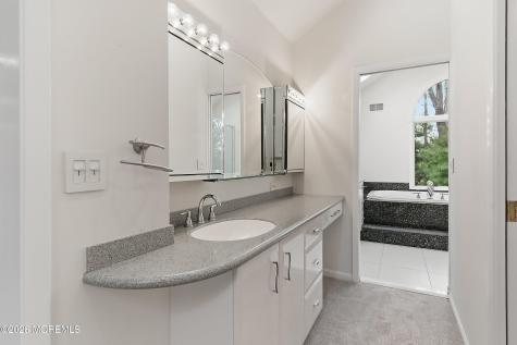 8 Roebling Court Leonardo NJ 07737