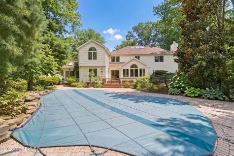 8 Roebling Court Leonardo NJ 07737